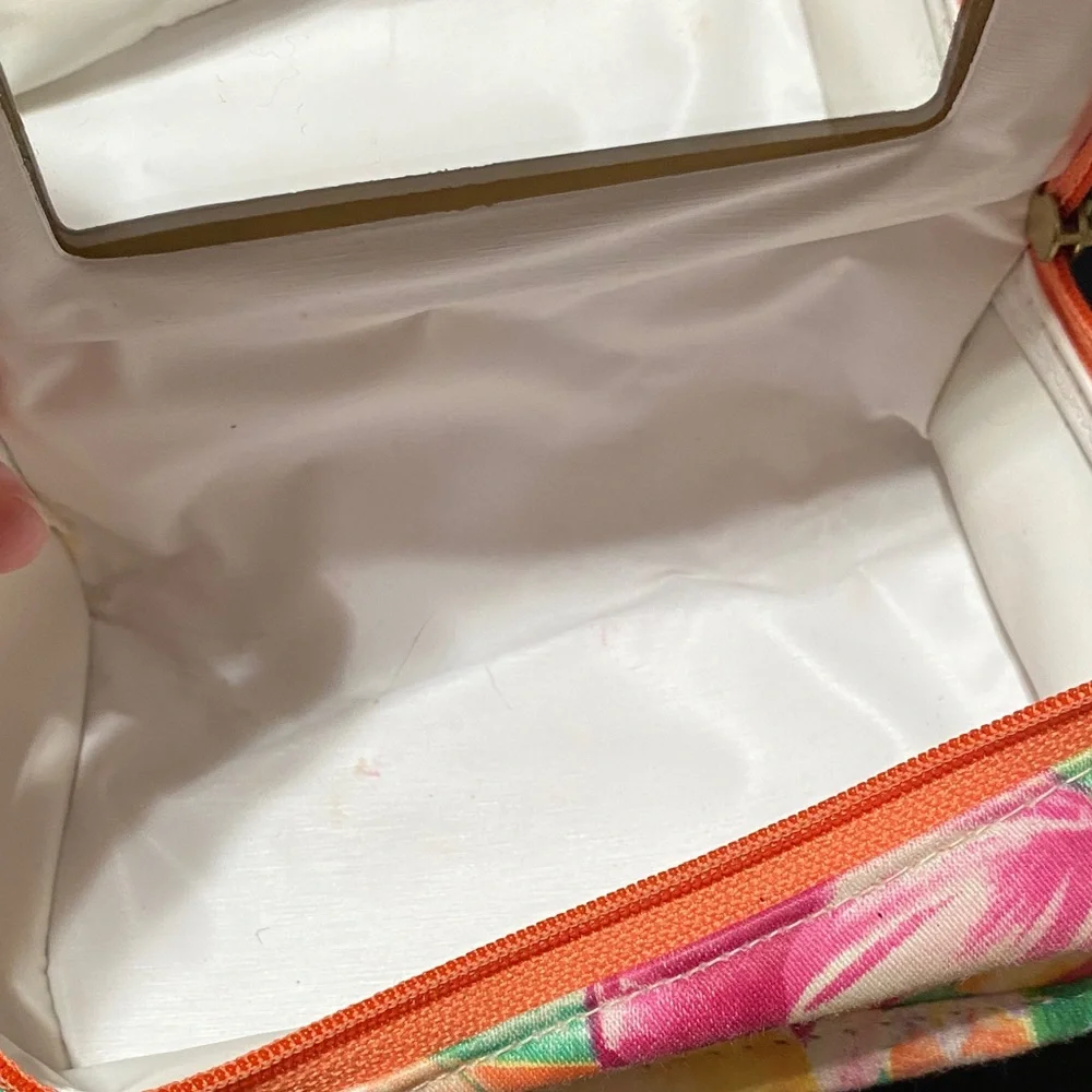 Vintage Floral Multicolor Women's cosmetics case